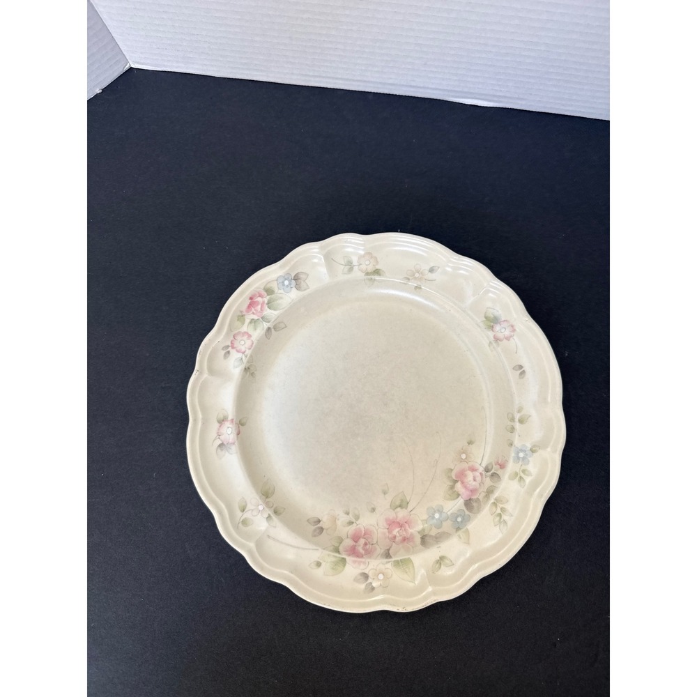 Vintage Pfaltzgraff Tea Rose Dinner Plate Scalloped Edge  11 inch